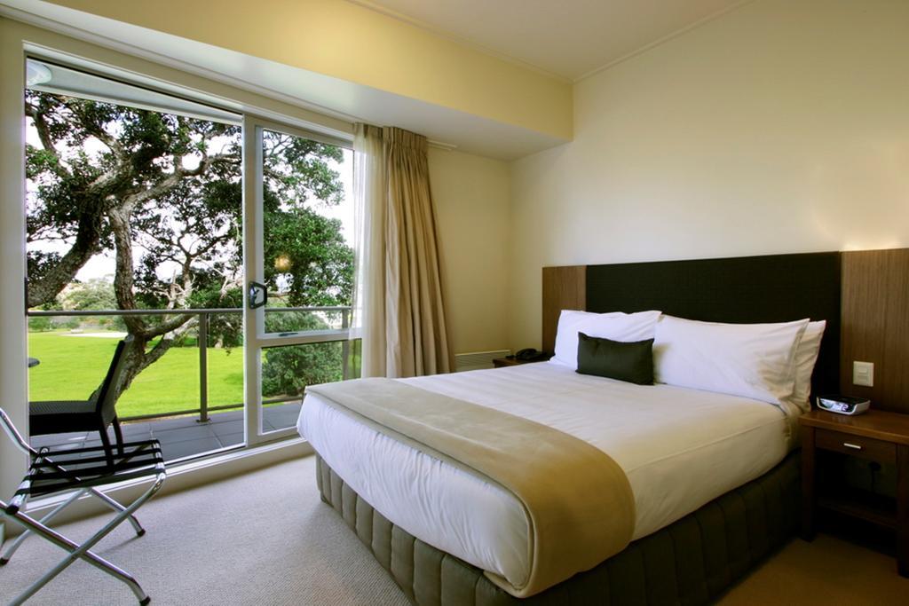 Vr Takapuna Hotel 5*